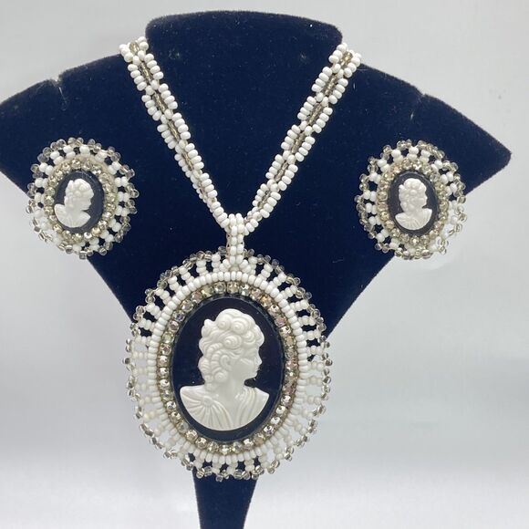 Vintage Seed Bead Cameo Set Necklace Earrings NEEDS REPAIR beautiful Unique - Picture 1 of 12